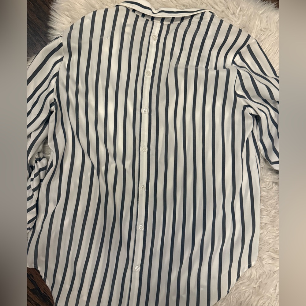 Cloth & Stone Grey and White Striped Top - Picture 4 of 5